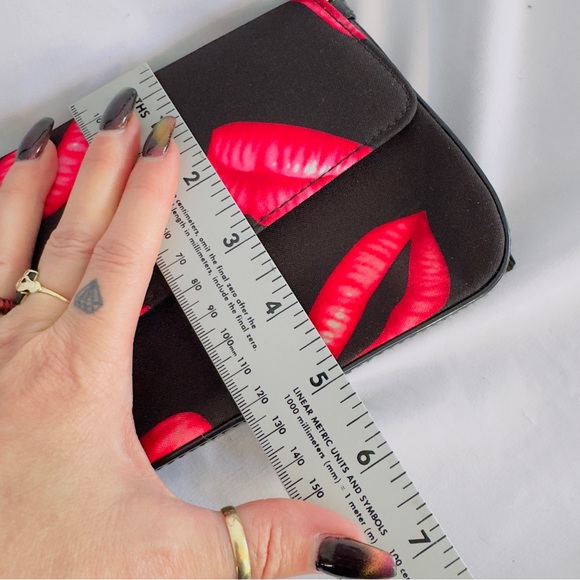 For Nine Lips NWOT Purse Baguette Bag Black Pink Red Kiss Rockabillly Pinup - Picture 10 of 11